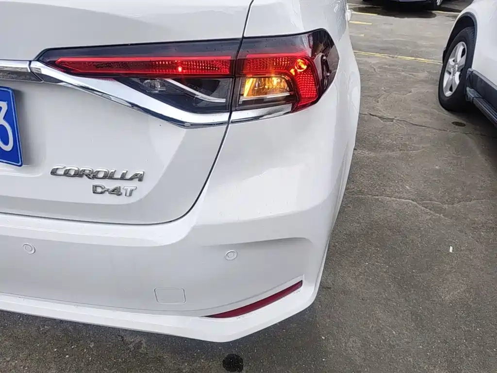 Toyota Corolla 2023 — фото 24