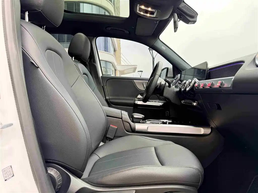 Mercedes-Benz GLB 2023 — фото 16
