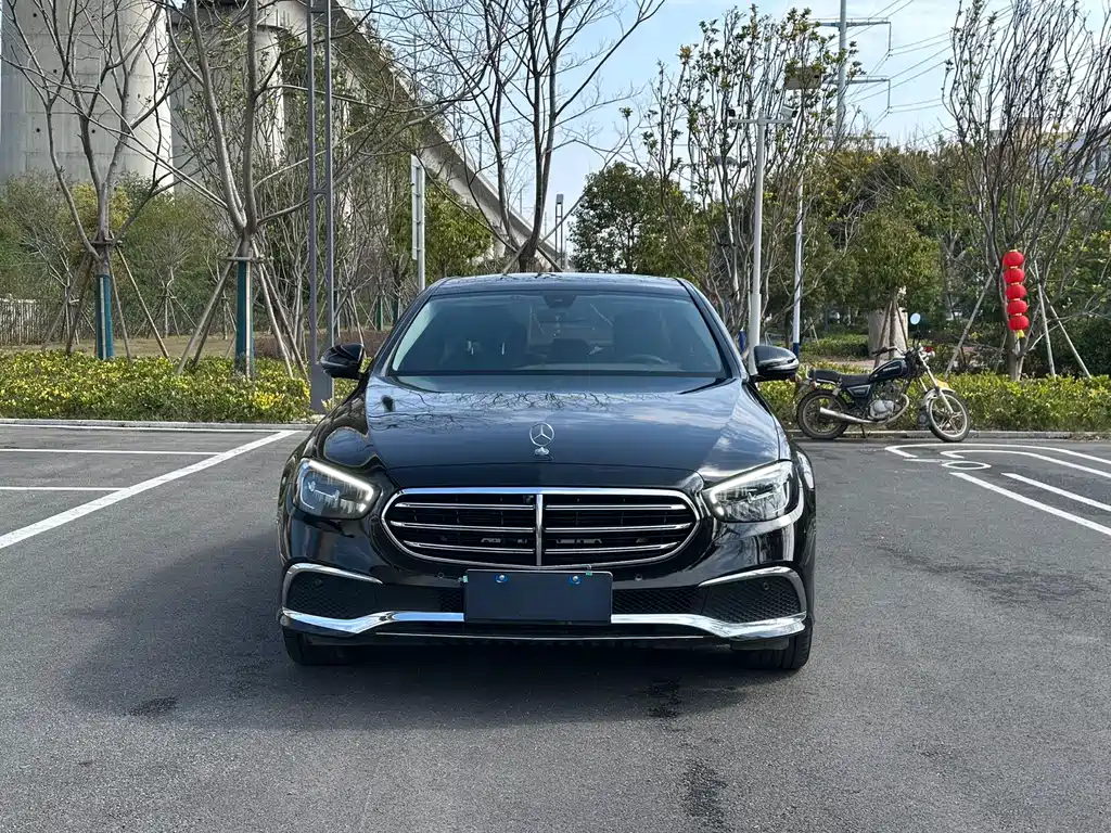 Mercedes-Benz E-Class 2023 — фото 2