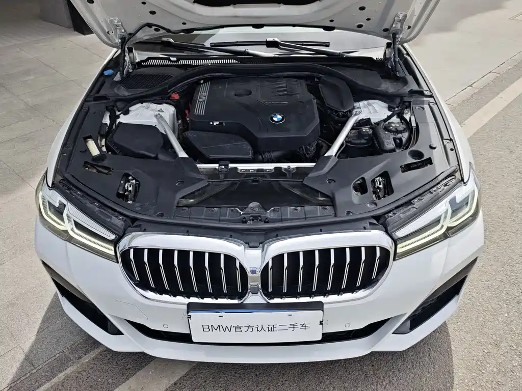 BMW 5 Series 2022 — фото 12