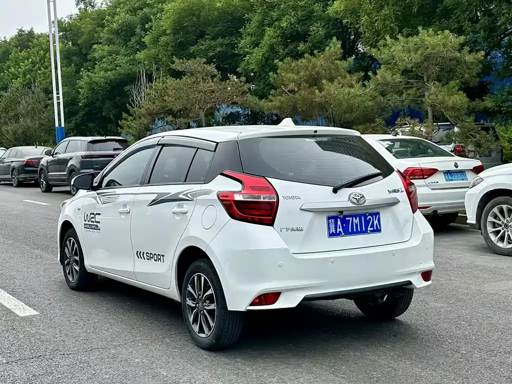 Toyota Yaris L 2019 — фото 6