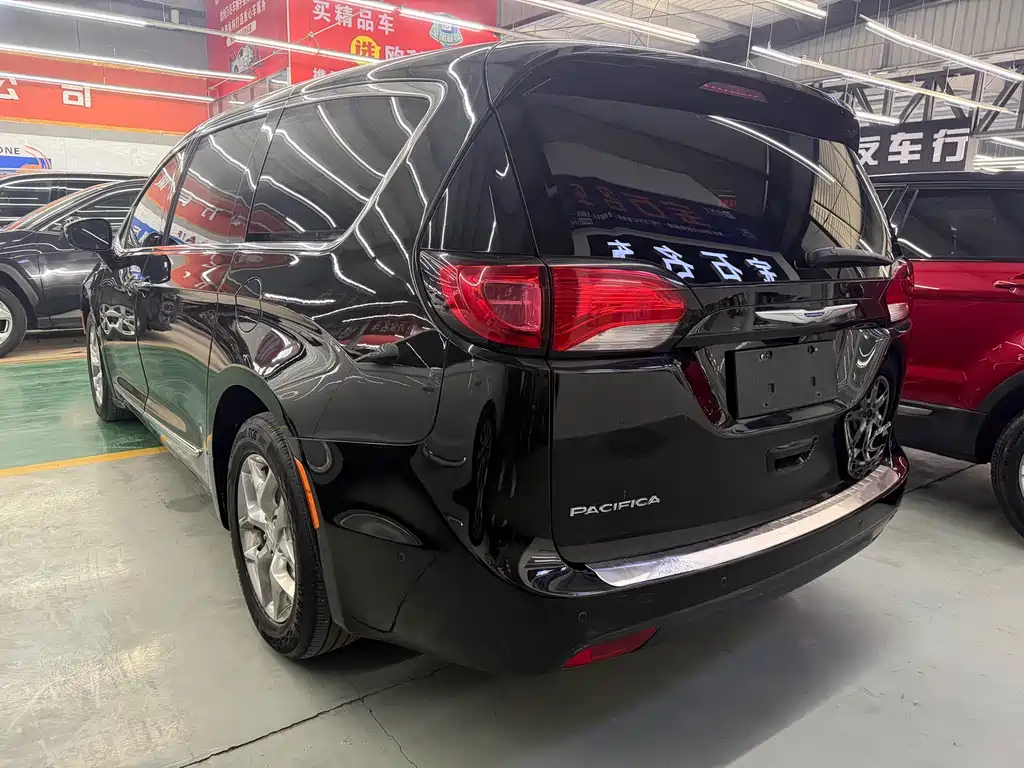 Chrysler Grand Voyager 2018 — фото 17