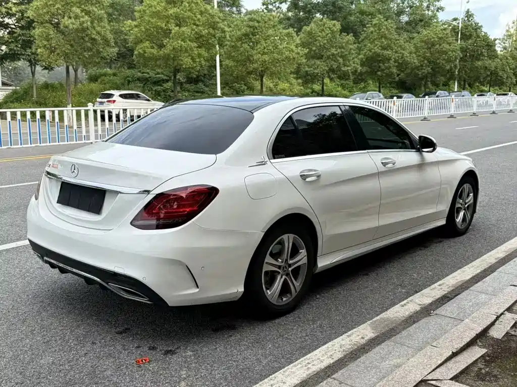Mercedes-Benz C-Class 2022 — фото 9