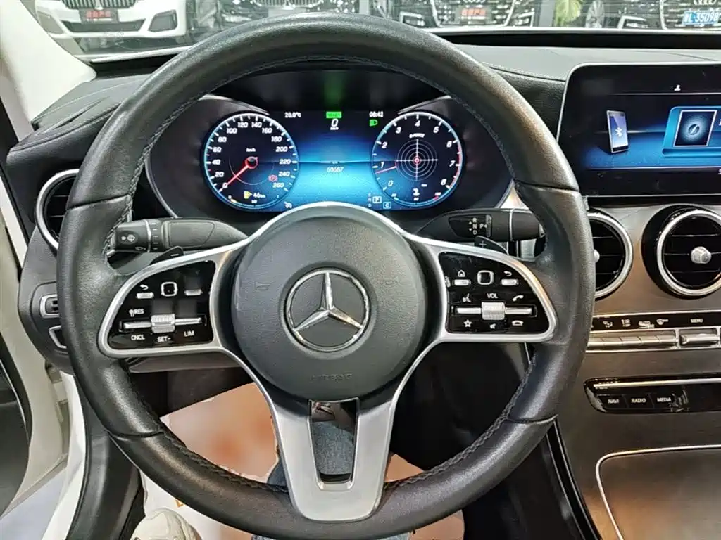 Mercedes-Benz C-Class 2019 — фото 11