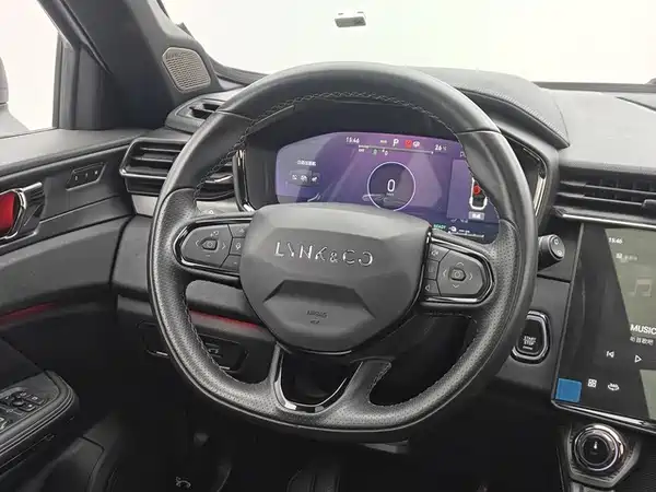 Lynk & Co 01 EM-P 2022