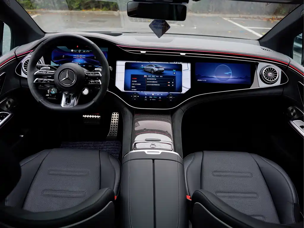 Mercedes-Benz EQE AMG 2024 — фото 11