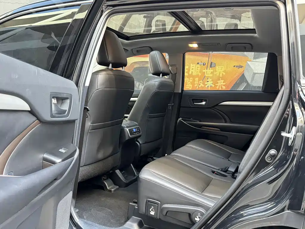 Toyota Highlander 2021 — фото 11