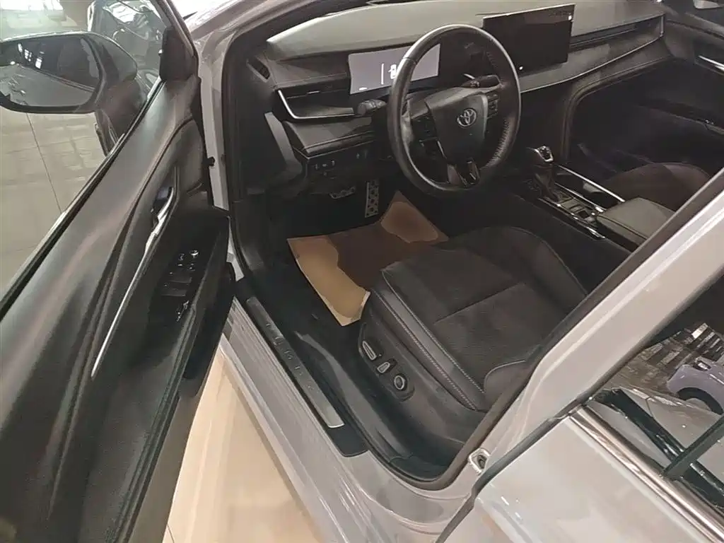 Toyota Camry 2024 — фото 16