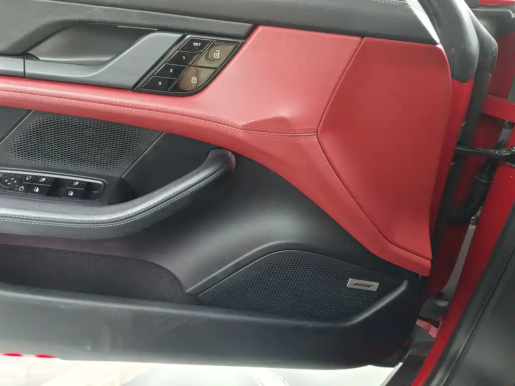 Porsche Taycan 2021 — фото 10