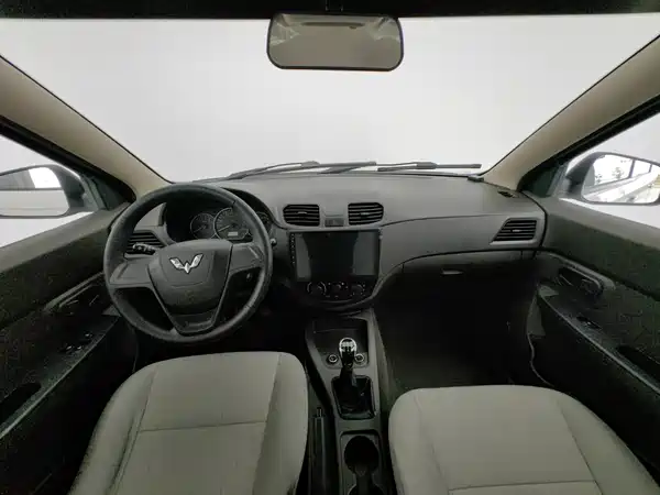 Wuling Hongguang 2018