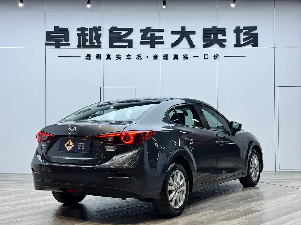 Mazda 3 Axela 2019 — фото 7