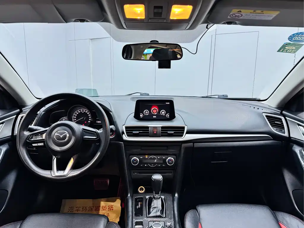 Mazda 3 Axela 2019 — фото 19