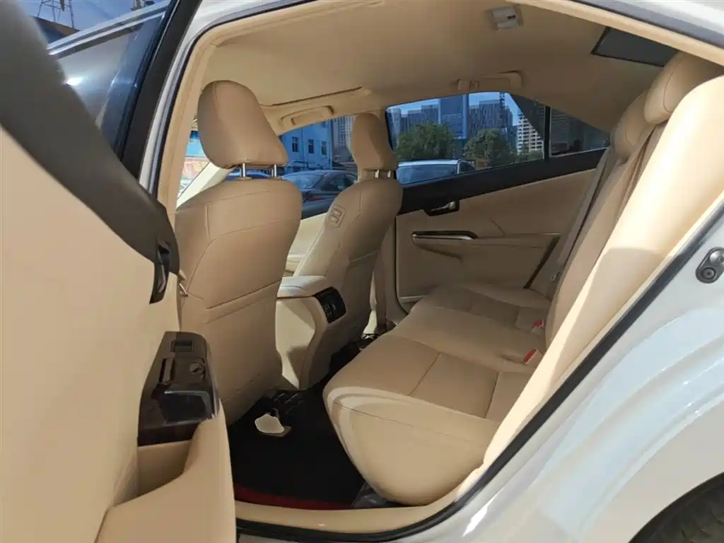 Toyota Camry 2017 — фото 17