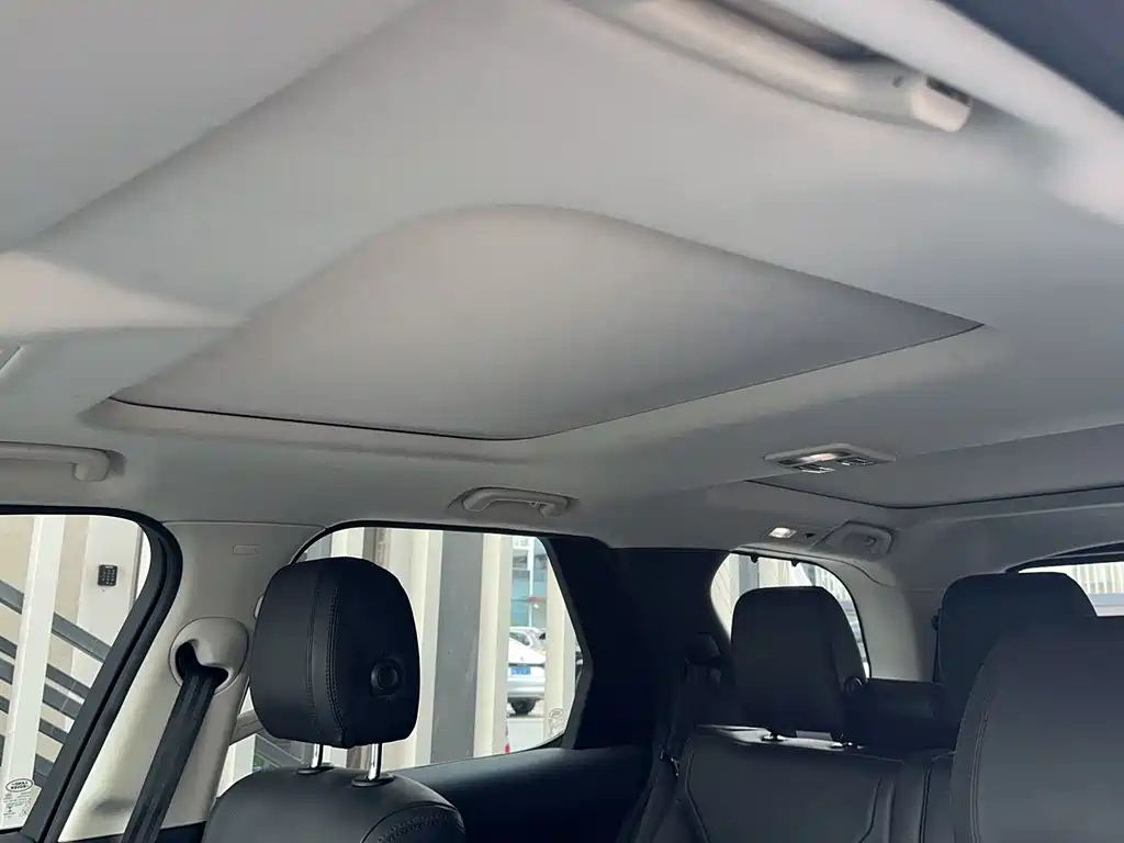 Land Rover Discovery 2019 — фото 16