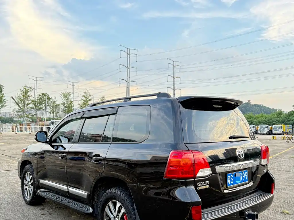 Toyota Land Cruiser 2016 — фото 9