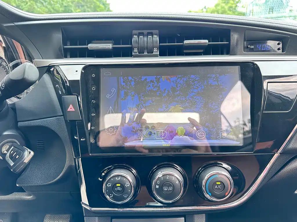 Toyota Corolla 2016 — фото 14
