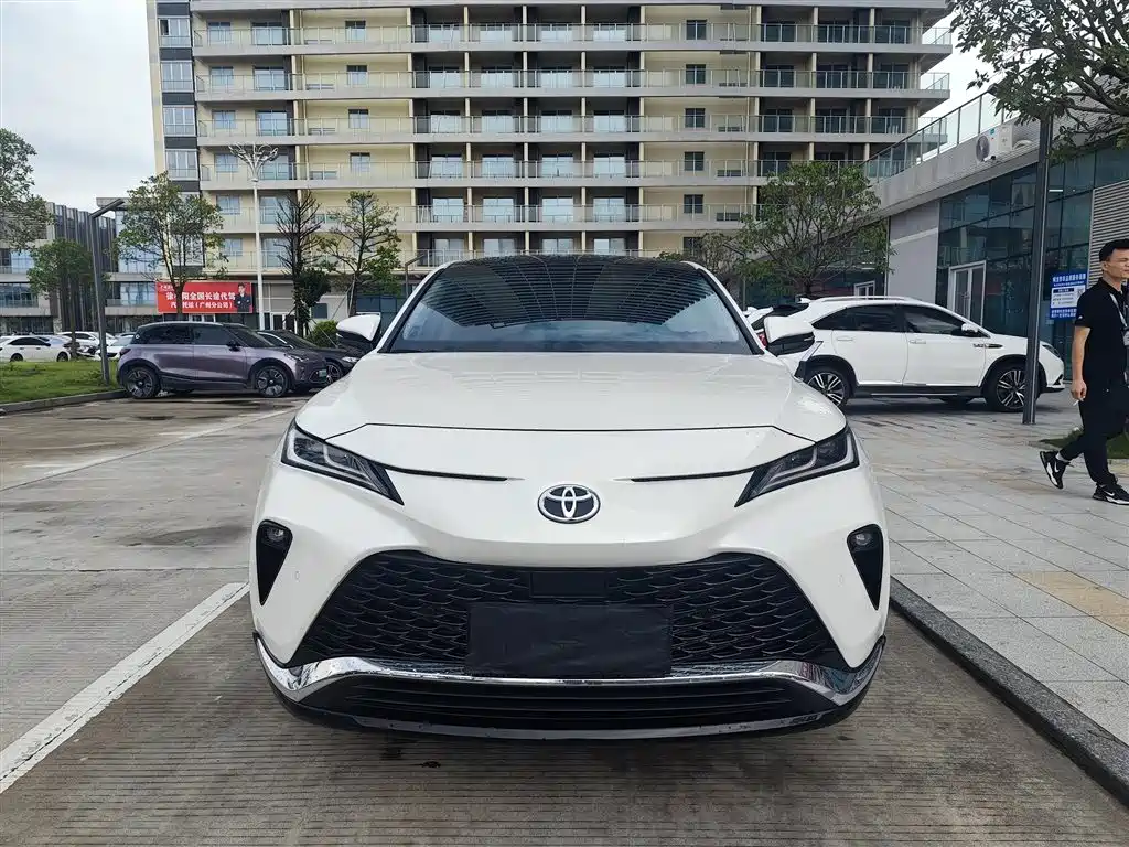 Toyota Venza 2022 — фото 2