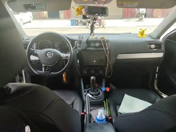 Volkswagen Sagitar 2019