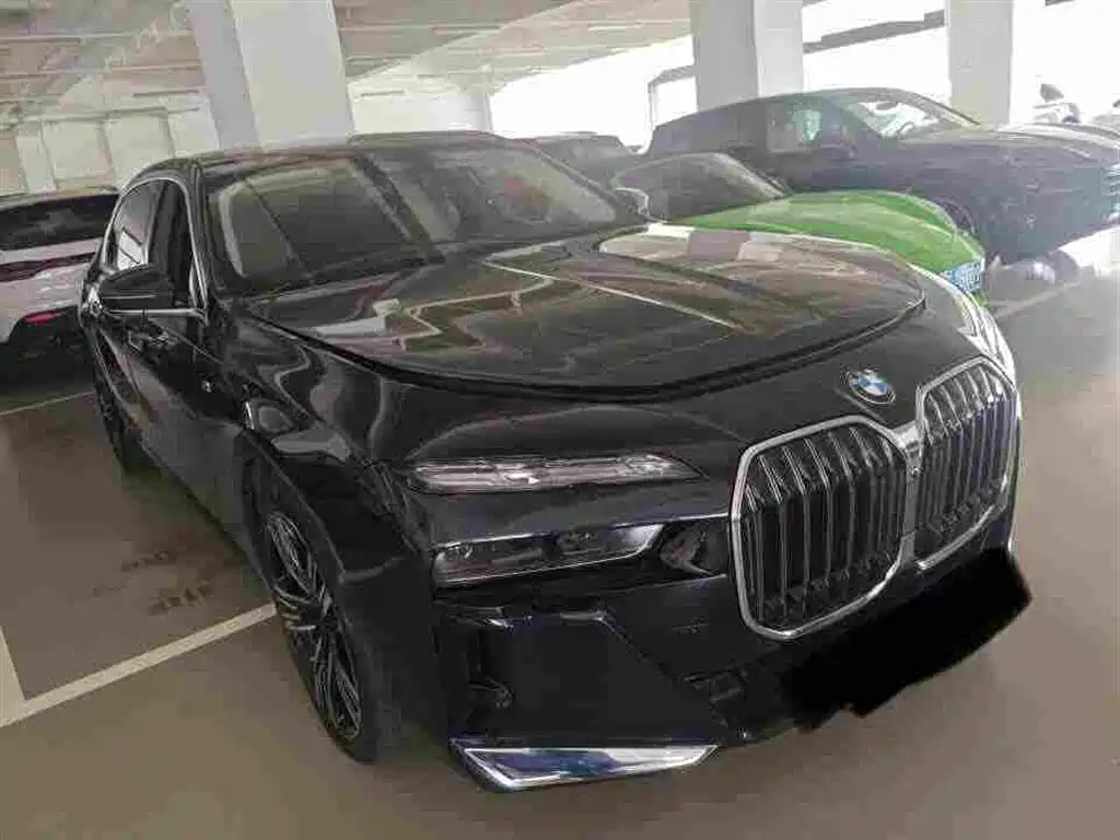 BMW 7 Series 2025 — фото 1