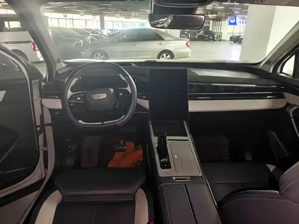 Geely Boyue L 2024