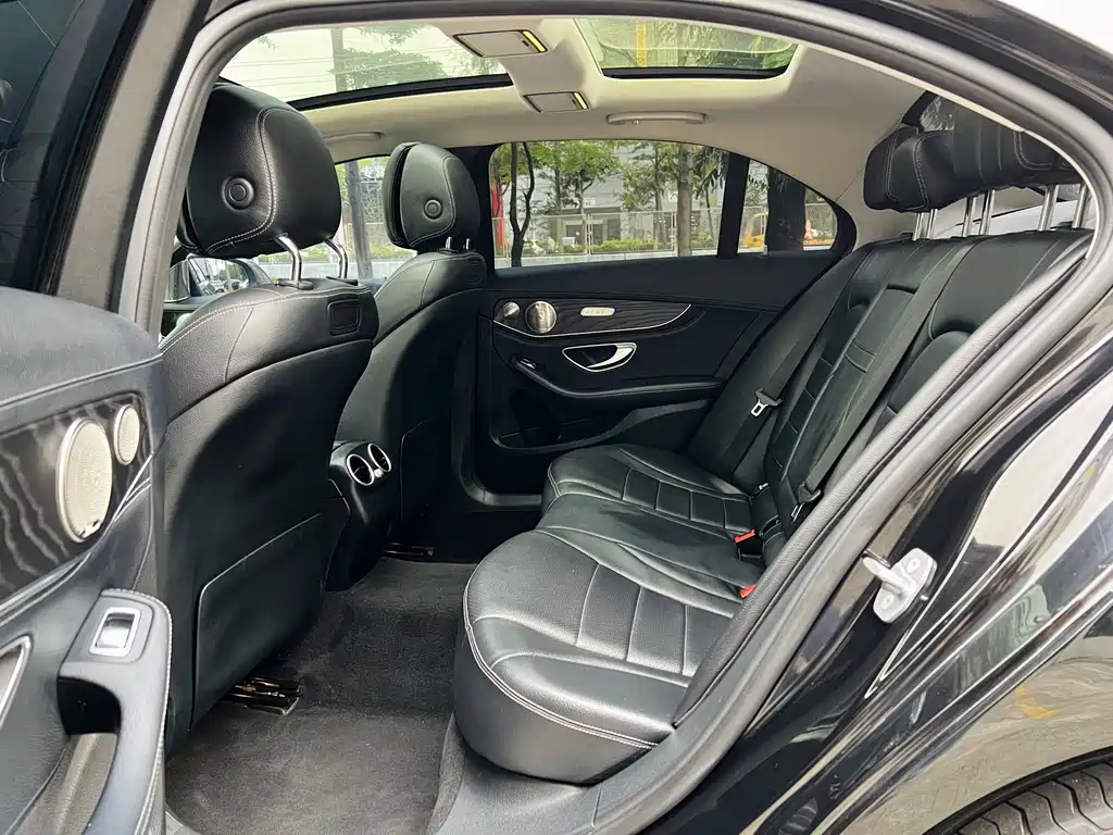 Mercedes-Benz C-Class 2018 — фото 20