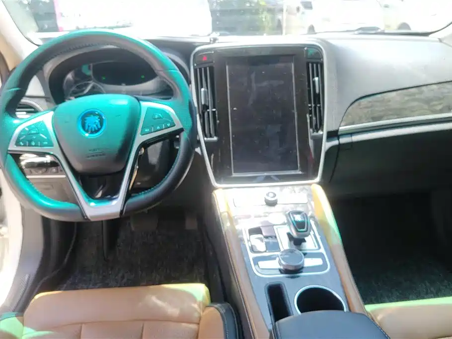 BYD Qin NEV 2018 — фото 12