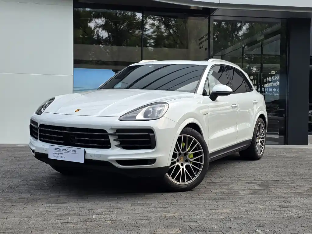 Porsche Cayenne New Energy 2023 — фото 1