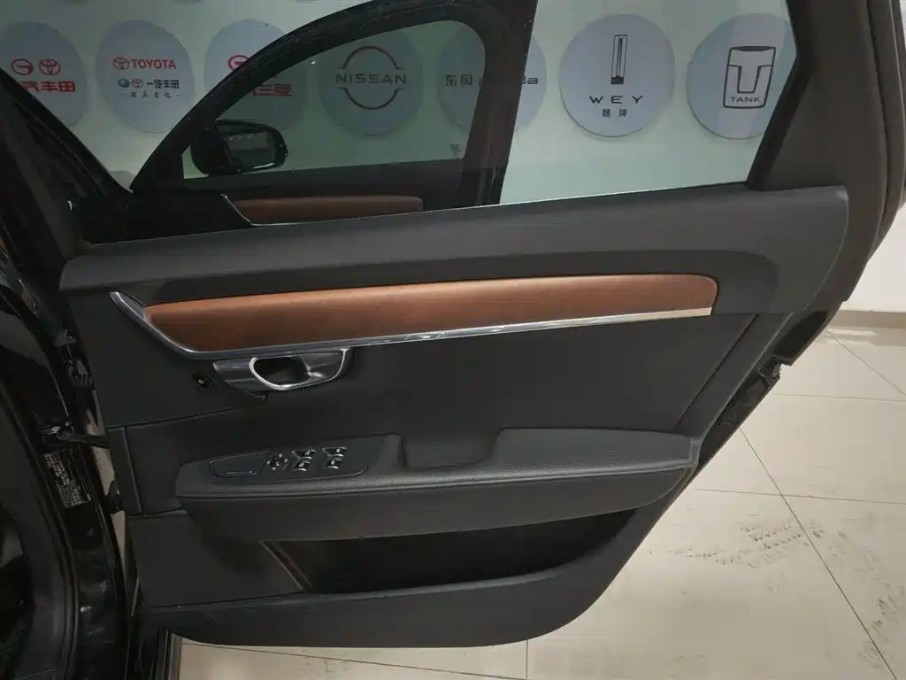 Volvo S90 2019 — фото 17