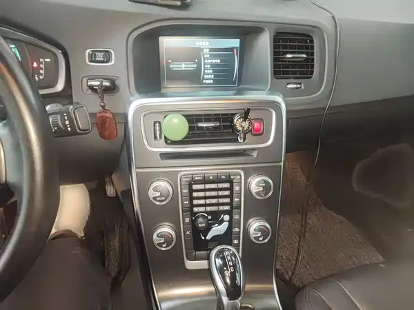 Volvo S60 2015