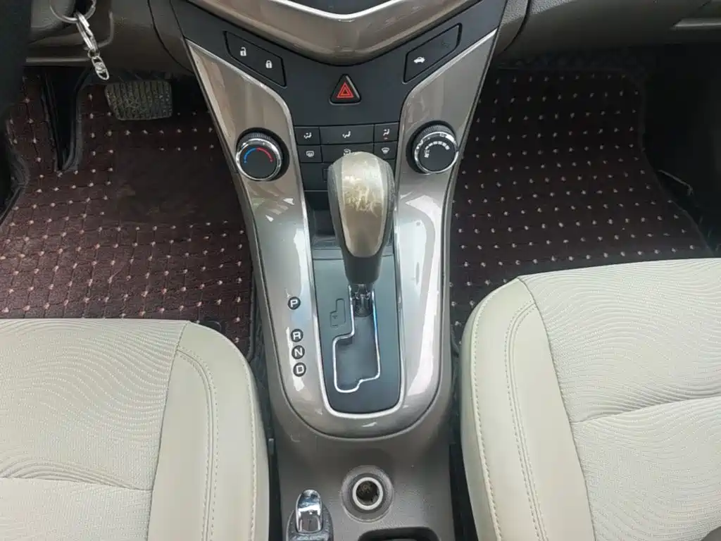 Chevrolet Cruze 2015 — фото 14