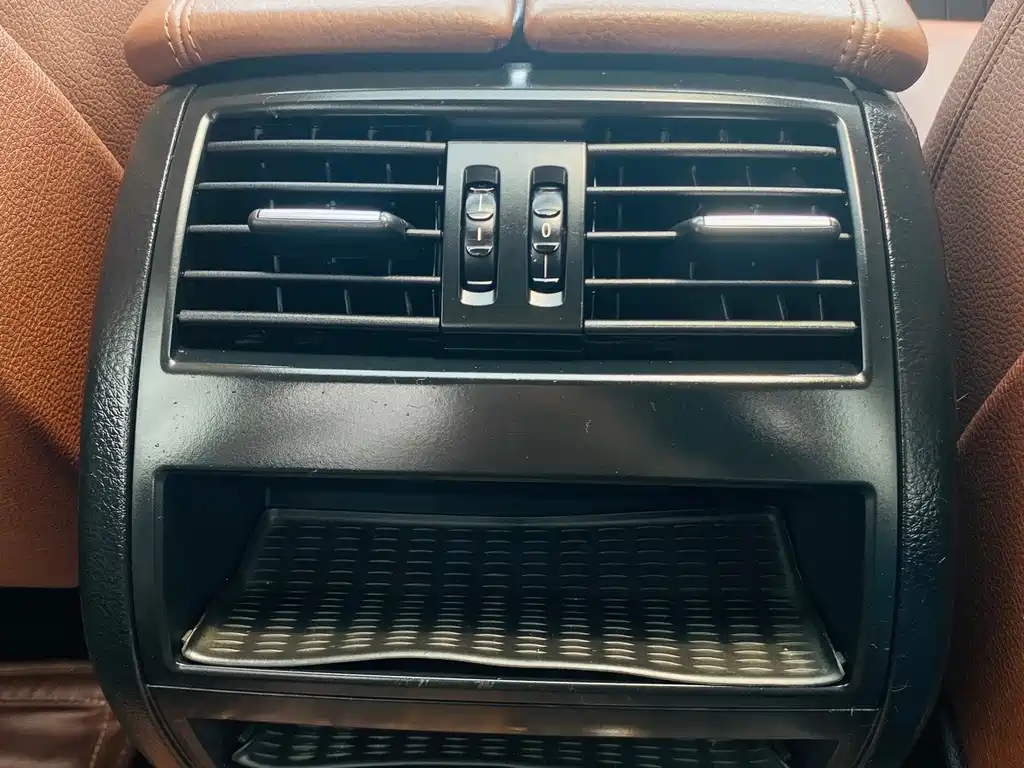 BMW 5 Series 2014 — фото 15