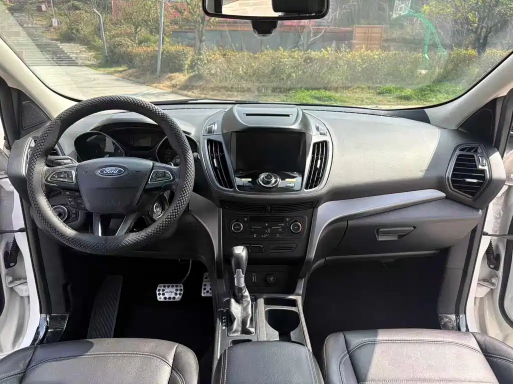 Ford Kuga 2017 — фото 9