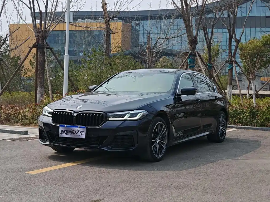 BMW 5 Series 2021 — фото 1