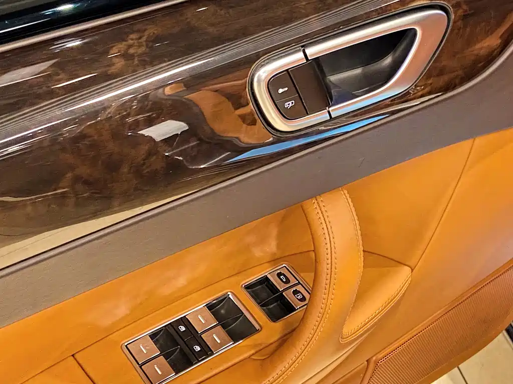 Bentley Flying Spur 2012 — фото 27