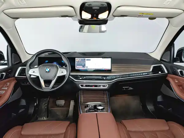 BMW X7 2025