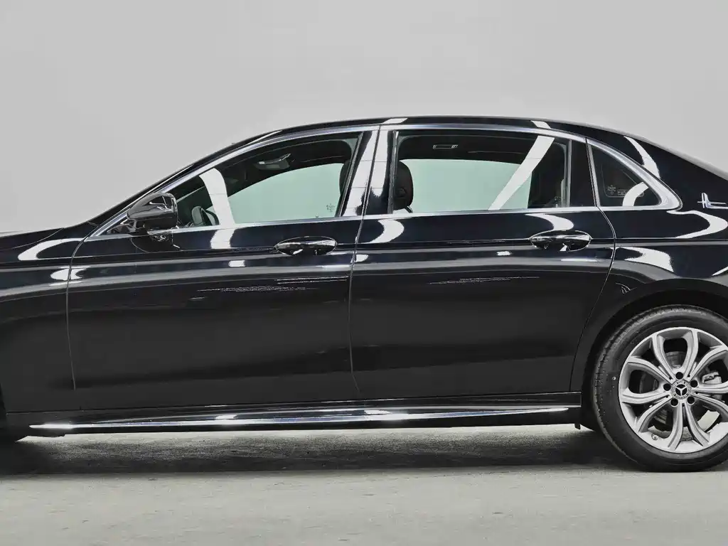 Mercedes-Benz E-Class 2021 — фото 25