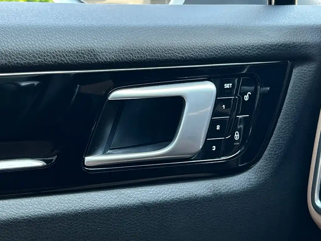 Porsche Cayenne 2019 — фото 16