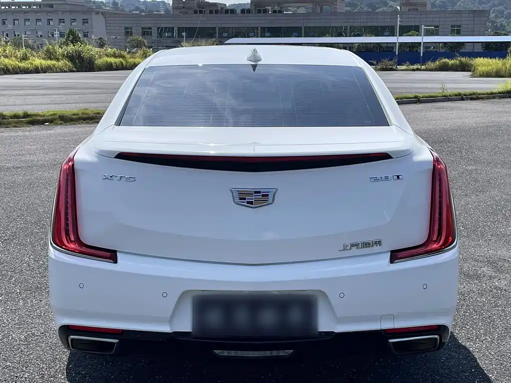 Cadillac XTS 2018 — фото 9