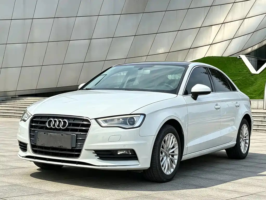 Audi A3 2017 — фото 1
