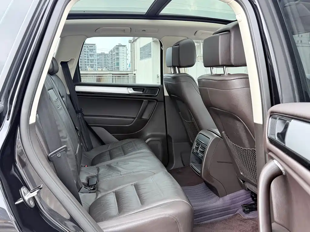 Volkswagen Touareg 2018 — фото 16
