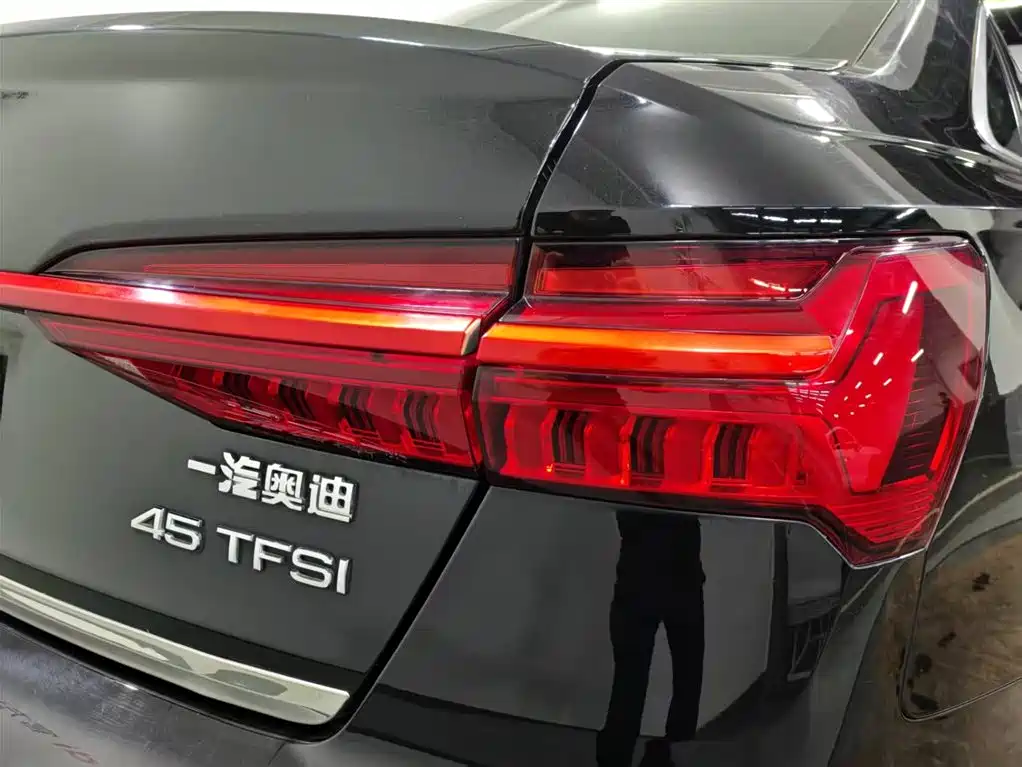 Audi A6L 2021 — фото 14