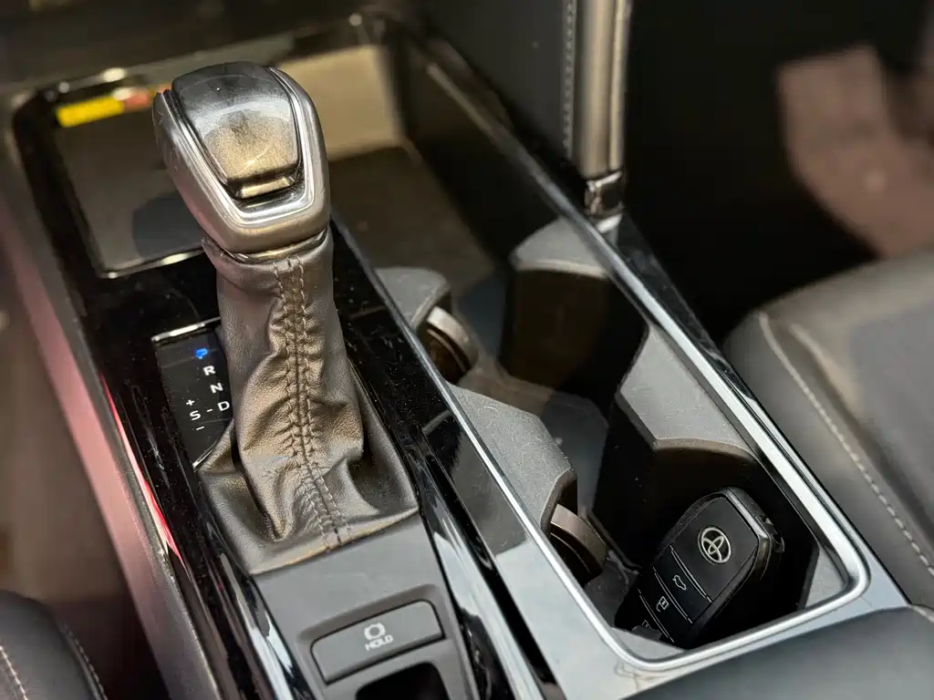 Toyota Camry 2024 — фото 13