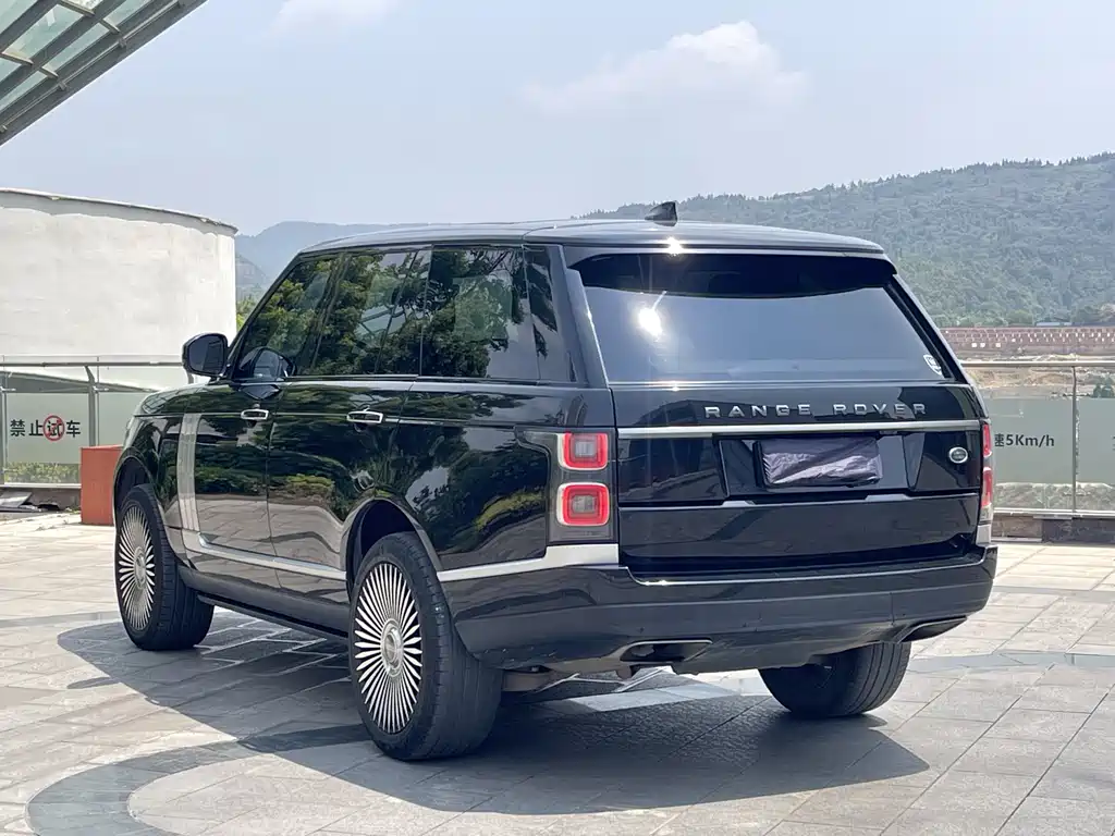 Land Rover Range Rover 2018 — фото 7