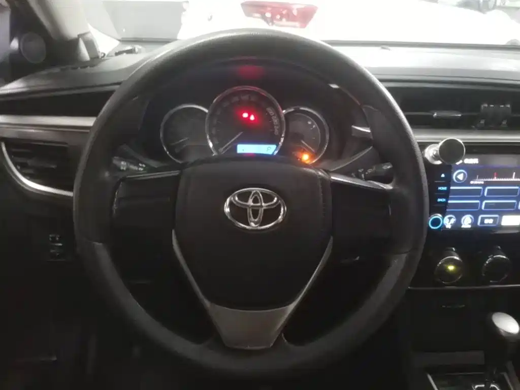Toyota Corolla 2016 — фото 11