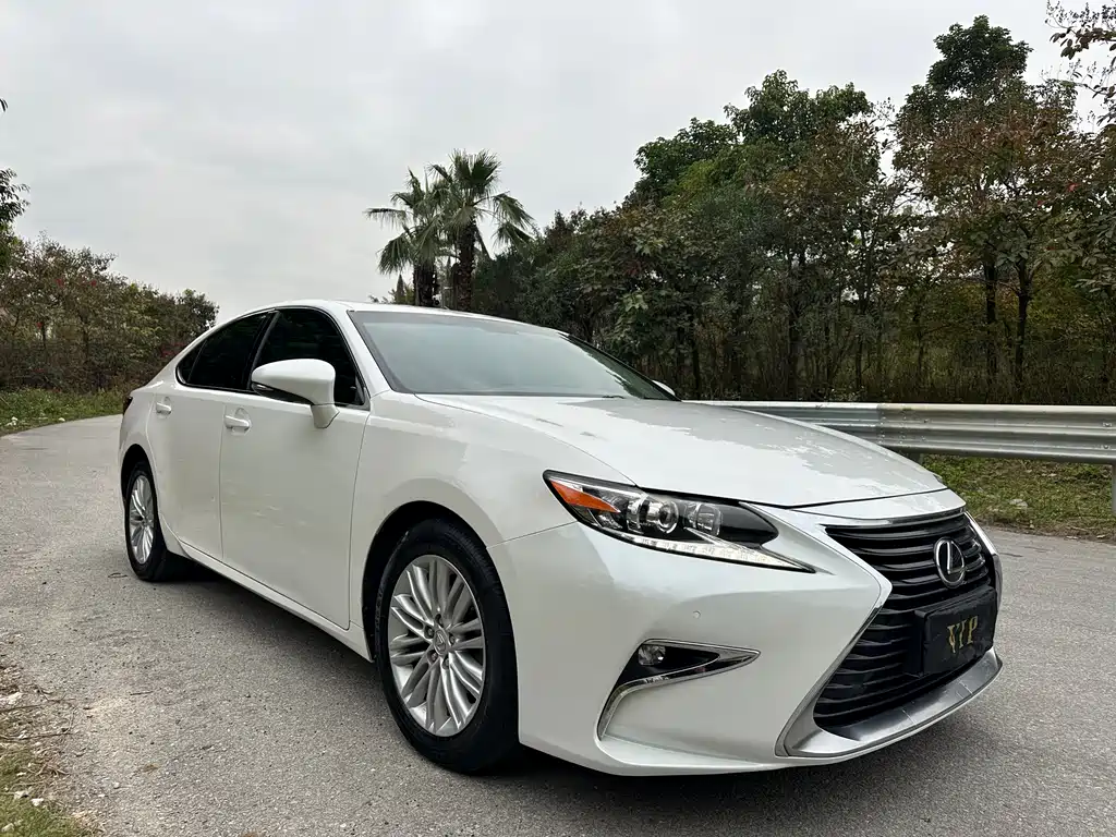 Lexus ES 2016 — фото 3
