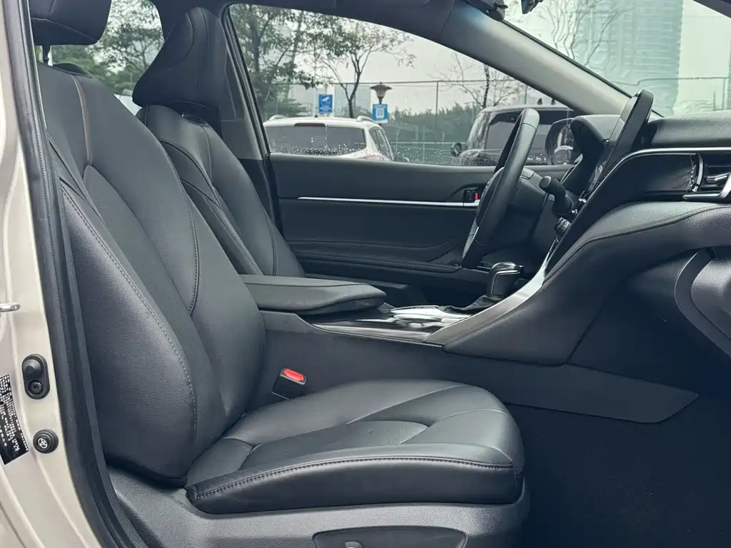 Toyota Camry 2023 — фото 10