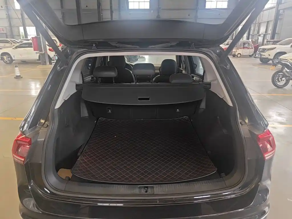 Volkswagen Tiguan L 2017 — фото 19