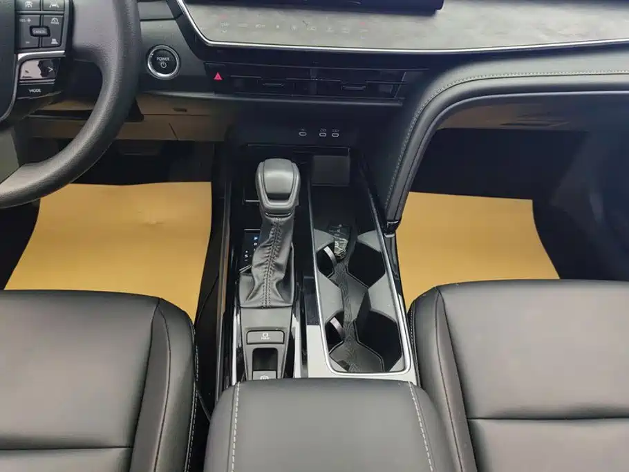 Toyota Camry 2025 — фото 16