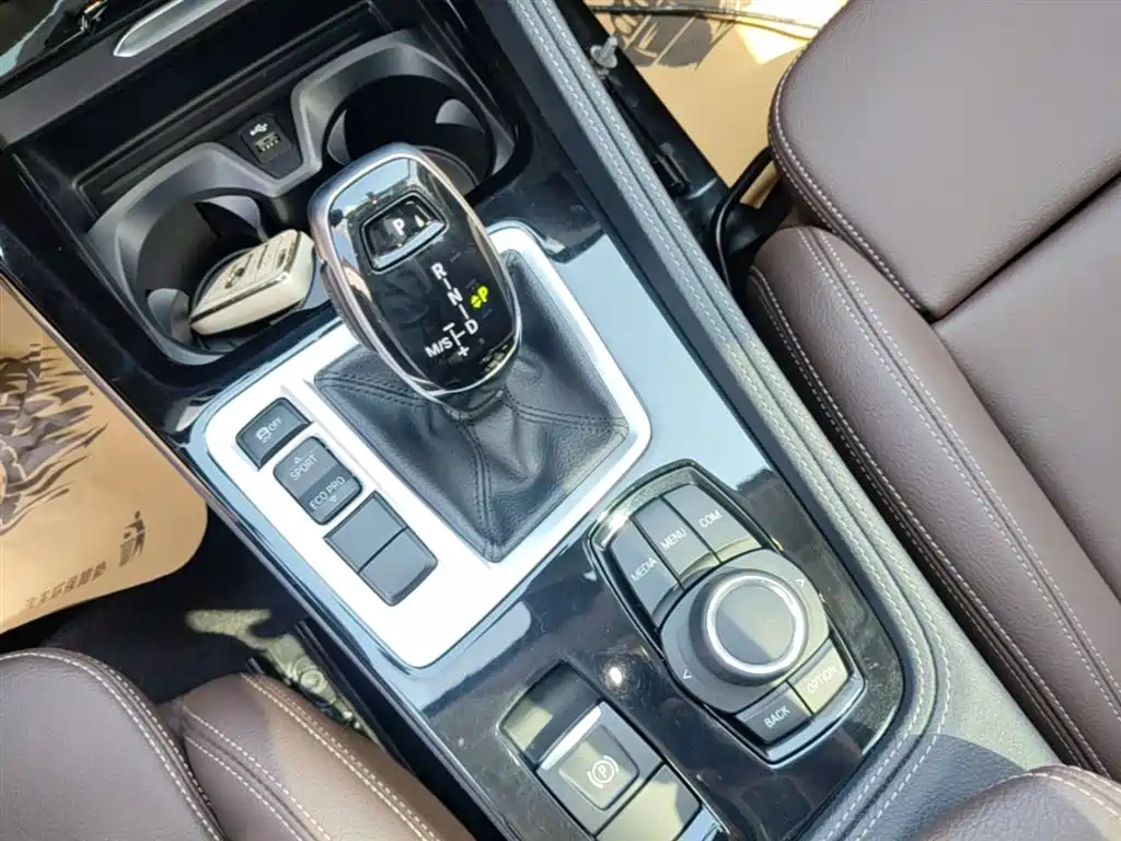 BMW 1 Series 2020 — фото 14