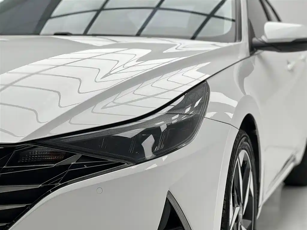 Hyundai Elantra 2021